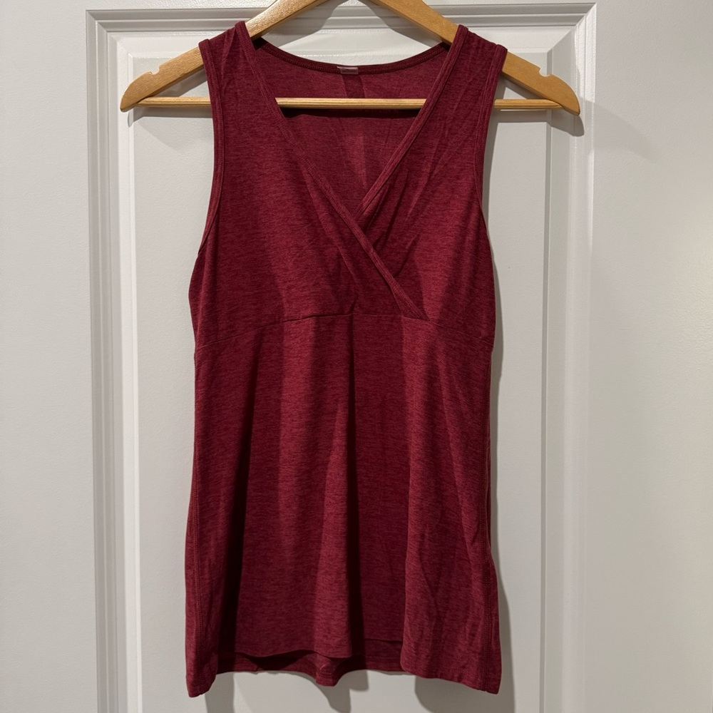Beyond The Bump By Beyond Yoga Featherweight Nursing Maternity Tank XS Maroon